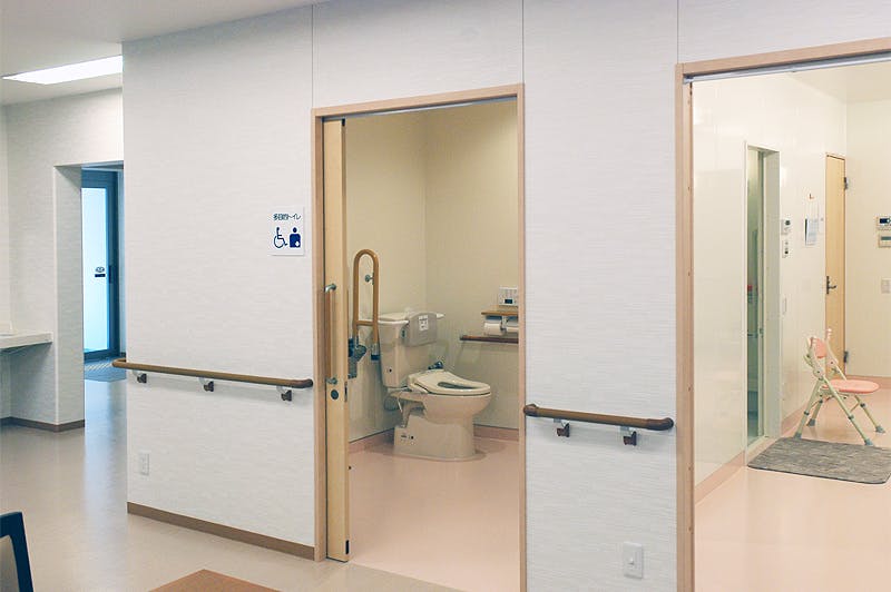 住宅型有料老人ホーム シニアトラスト 多目的トイレ