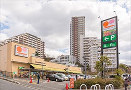 アンブラッセ枚方公園 スーパー