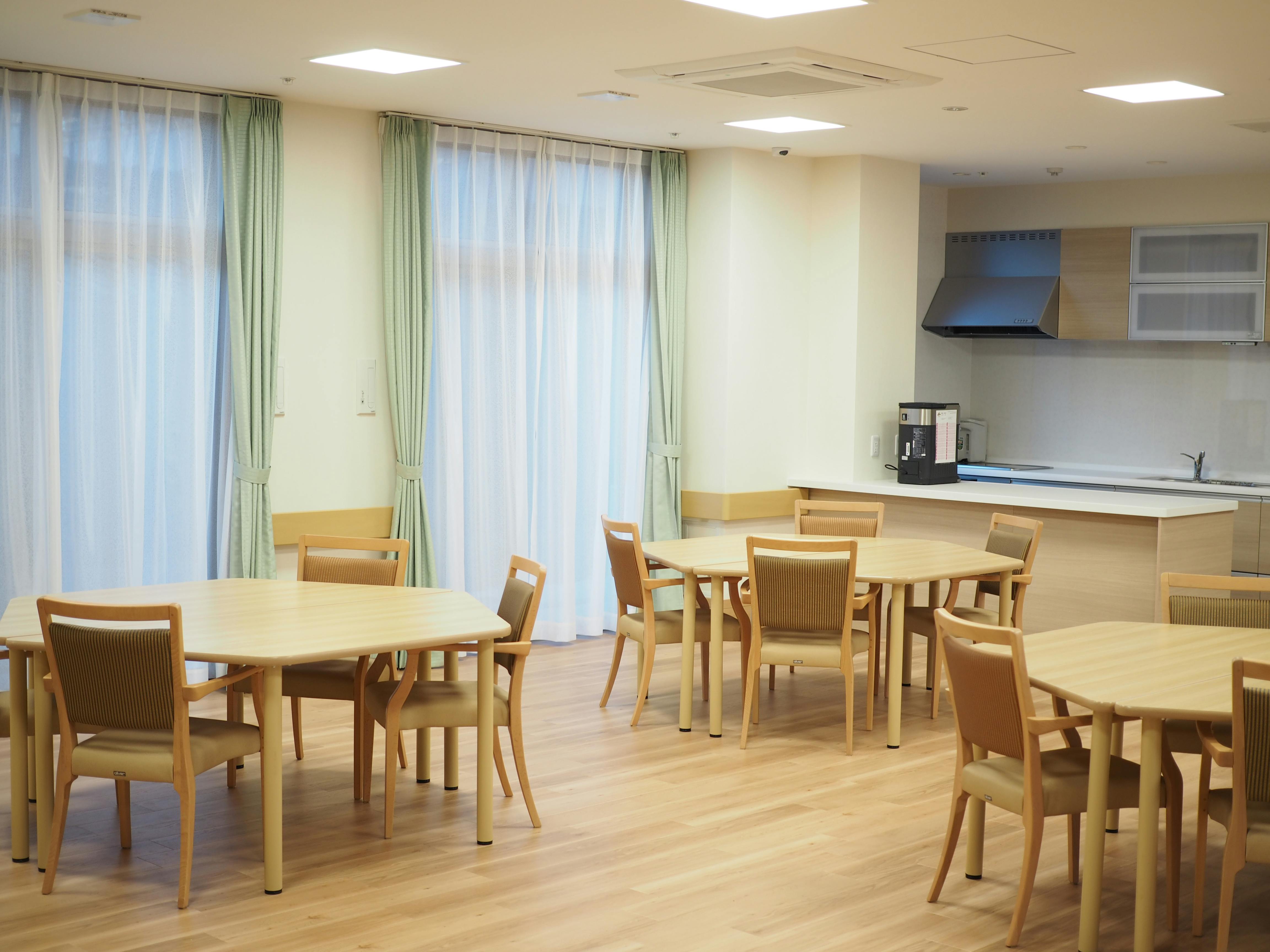 かさね平尾 食堂