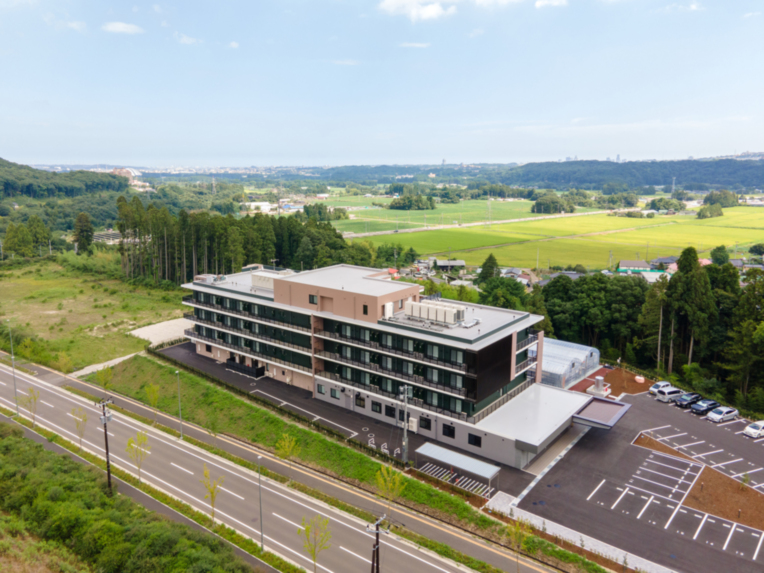 SOMPOケアラヴィーレ泉パークタウン朝日 外観