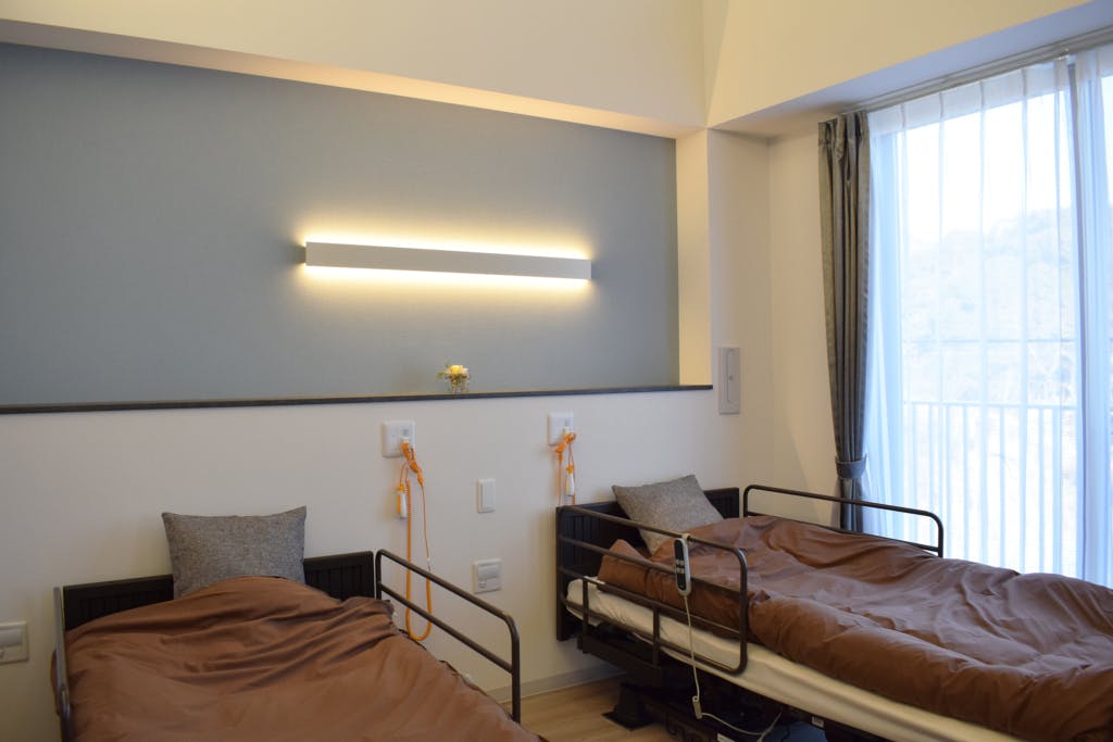 ニチイメゾン箕面白島 居室（2人部屋）