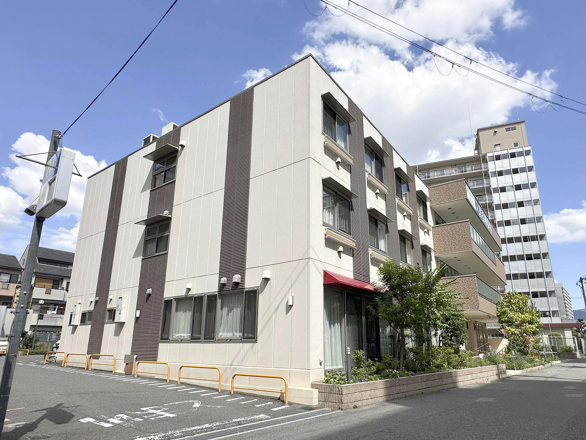 近鉄ウェルスマイル八戸ノ里 外観