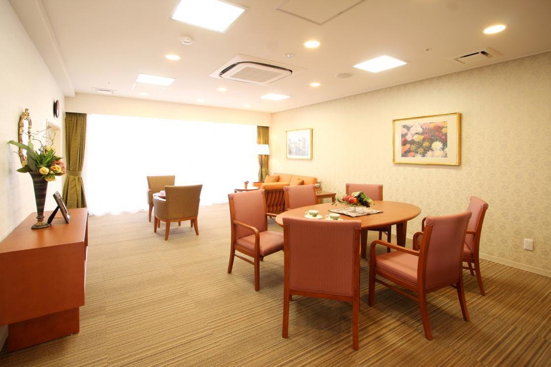 グランダ甲子園 2F ティールーム