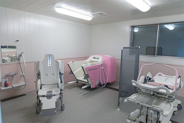 ナーシングホーム三つの鳳 浴室