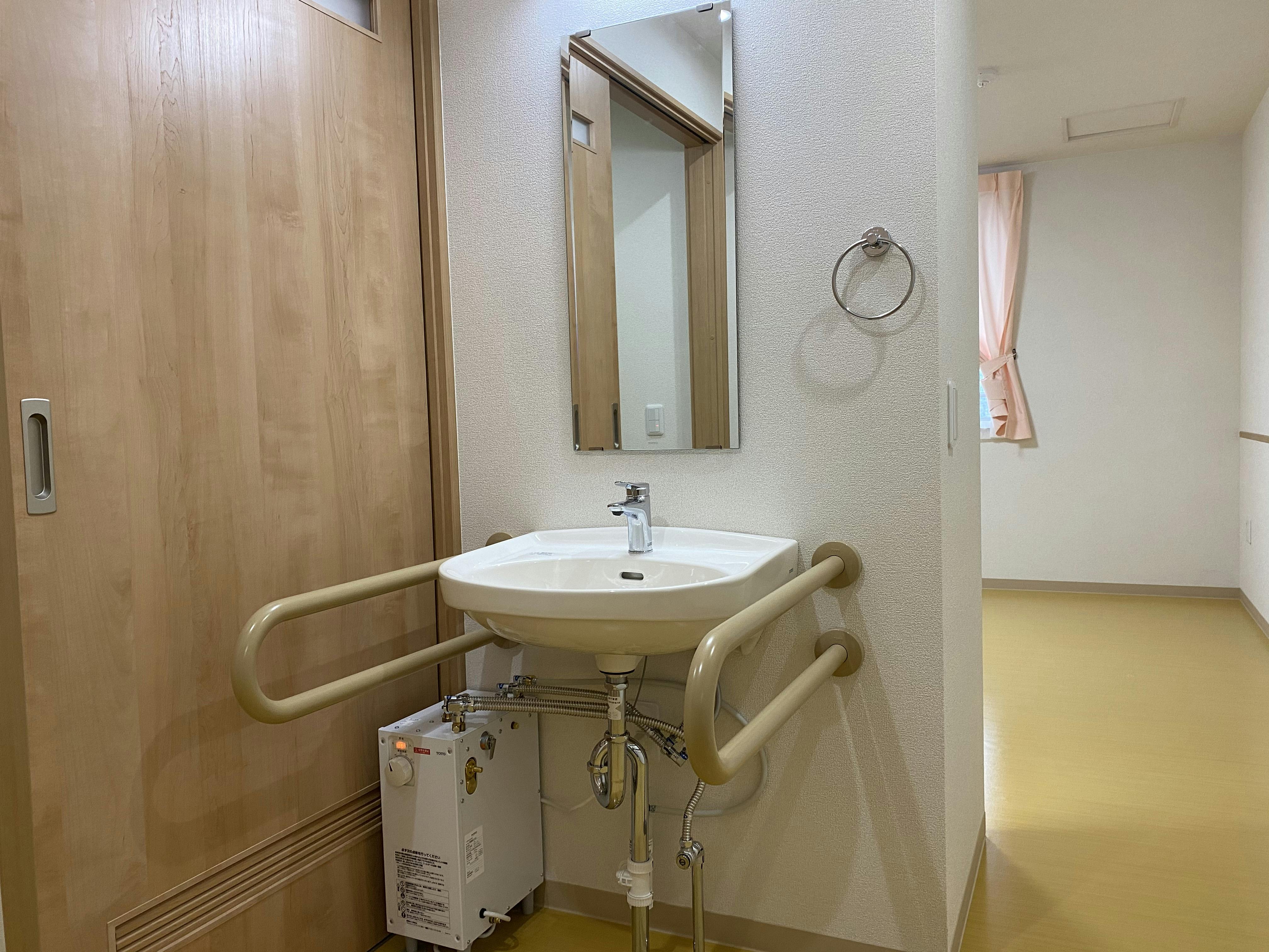 そうごうケアホーム高槻土室 洗面台（居室内）