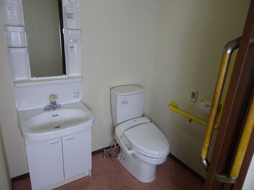 ケアシス野々市 居室内トイレ