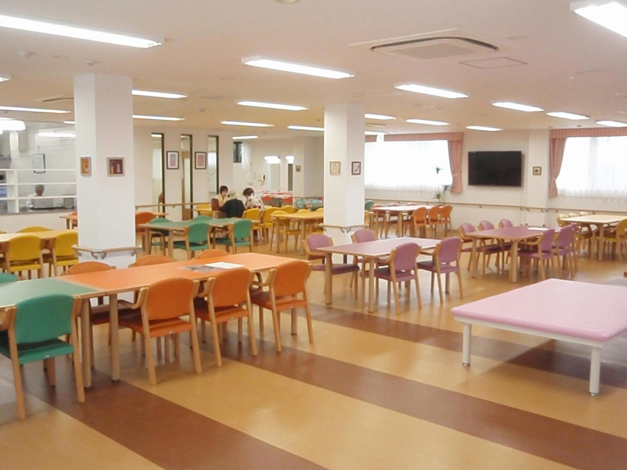 家族の家ひまわり一橋学園 食堂兼機能回復訓練室