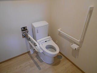 ご長寿くらぶ 牛久城中１ トイレ