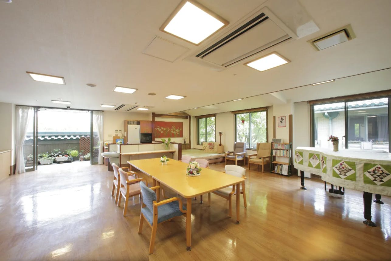 エスティームライフ学園前 居間