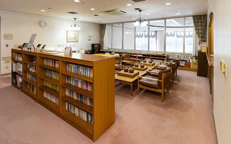 コンフォートロイヤルライフ多摩 図書コーナー