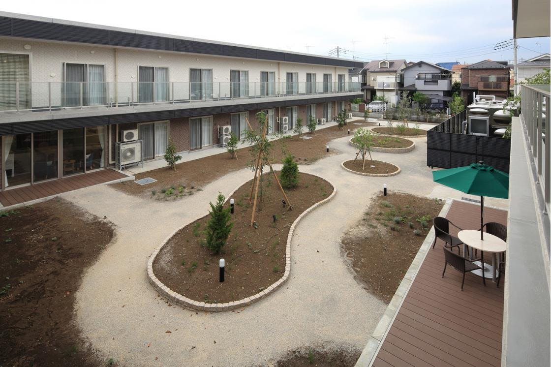 ボンセジュールつきみ野 中庭