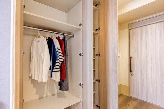 アズハイム足立六町 居室クローゼット