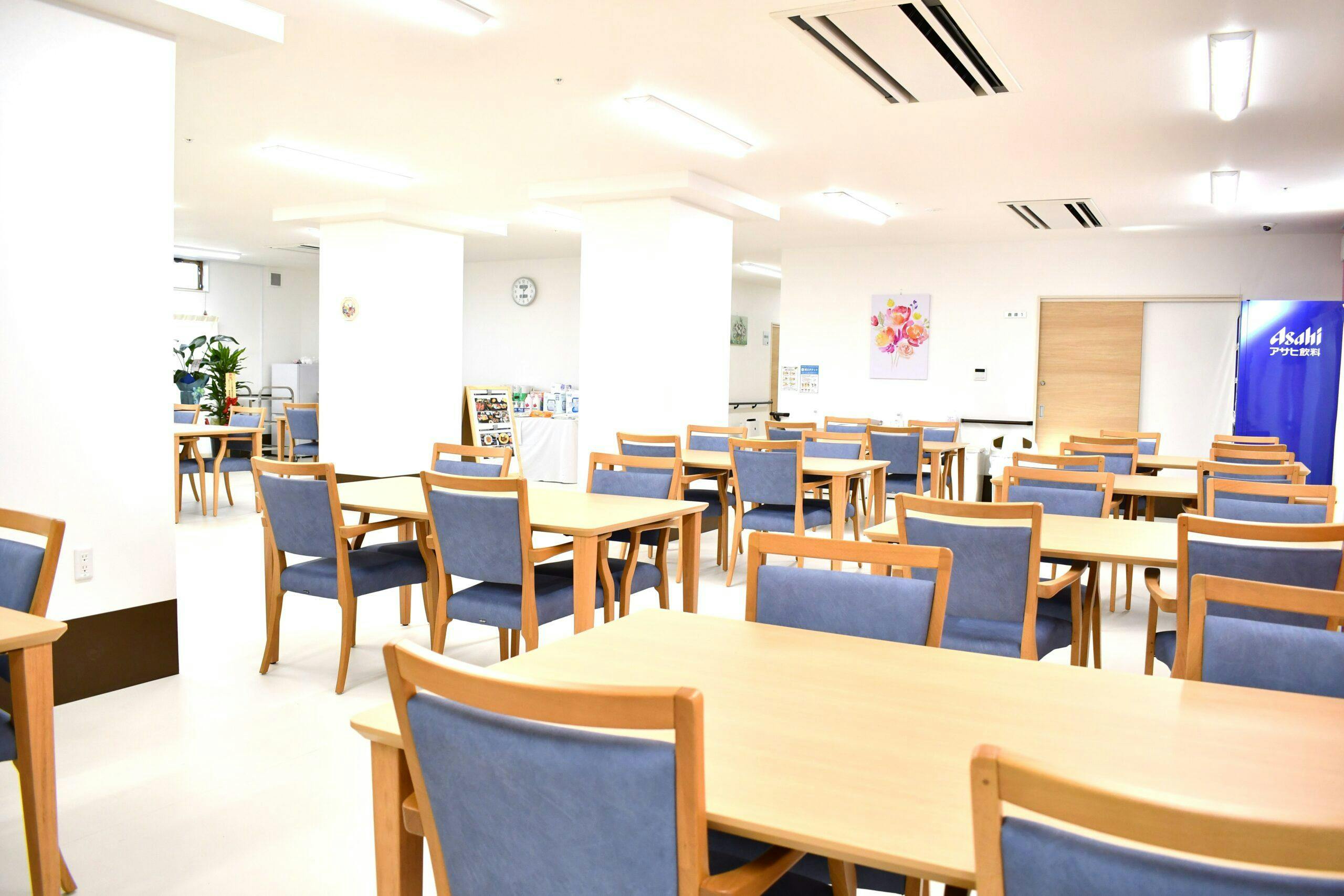 クレスト八尾 食堂