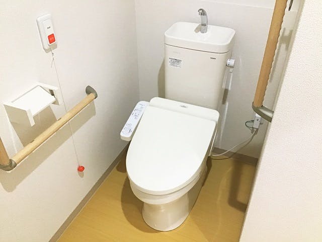 ひばり荘楓の杜 居室トイレ