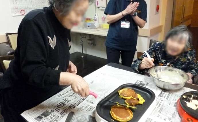 ヒューマンライフケア墨田グループホーム ホットケーキ作り