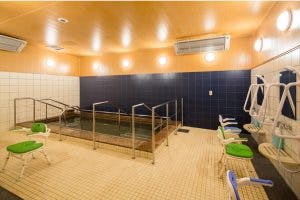 介護老人保健施設なつみの郷 大浴場