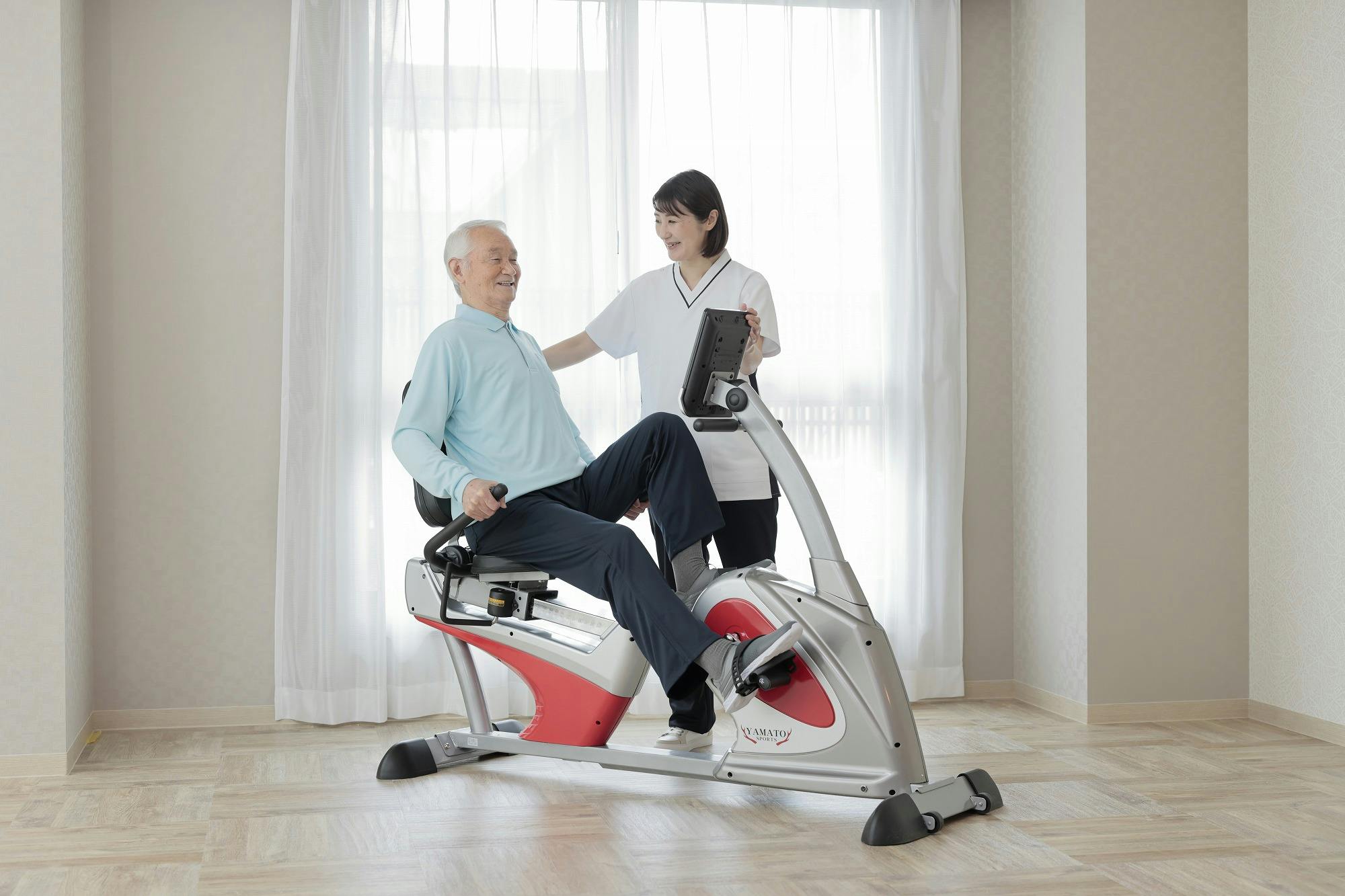 リハビリホームグランダ中野南 マシンを使用した個人リハビリ(イメージ)