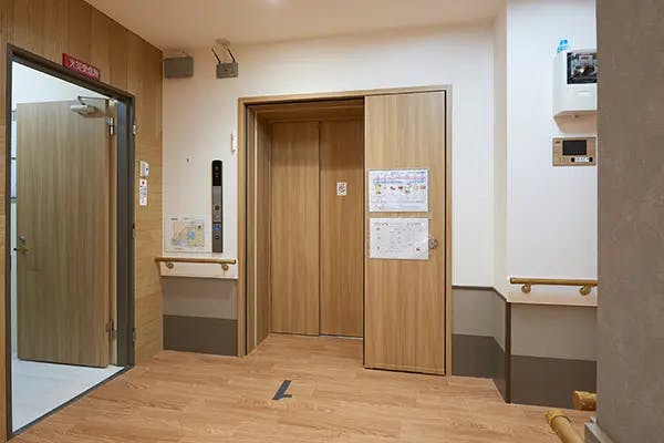 スーパー・コート南花屋敷 エレベーターホール
