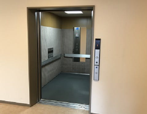 ハートヒルズ岩塚 エレベーター
