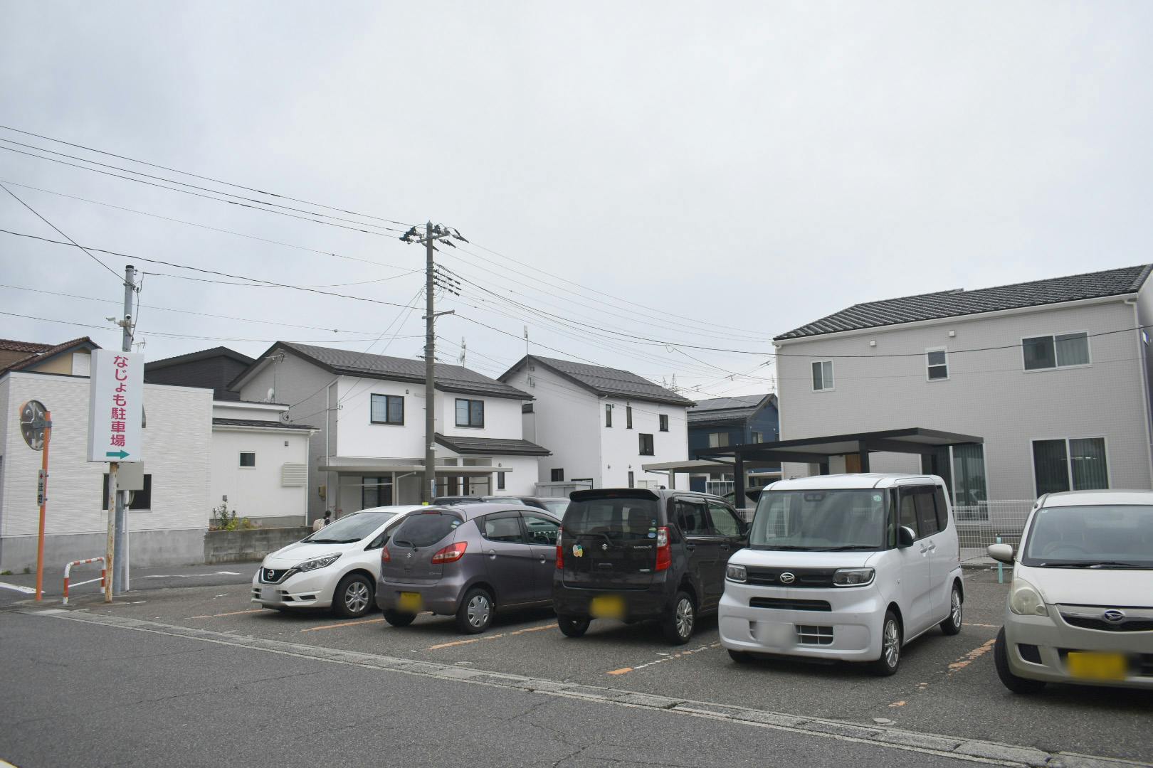 CO-OPなじょもガーデン 駐車場