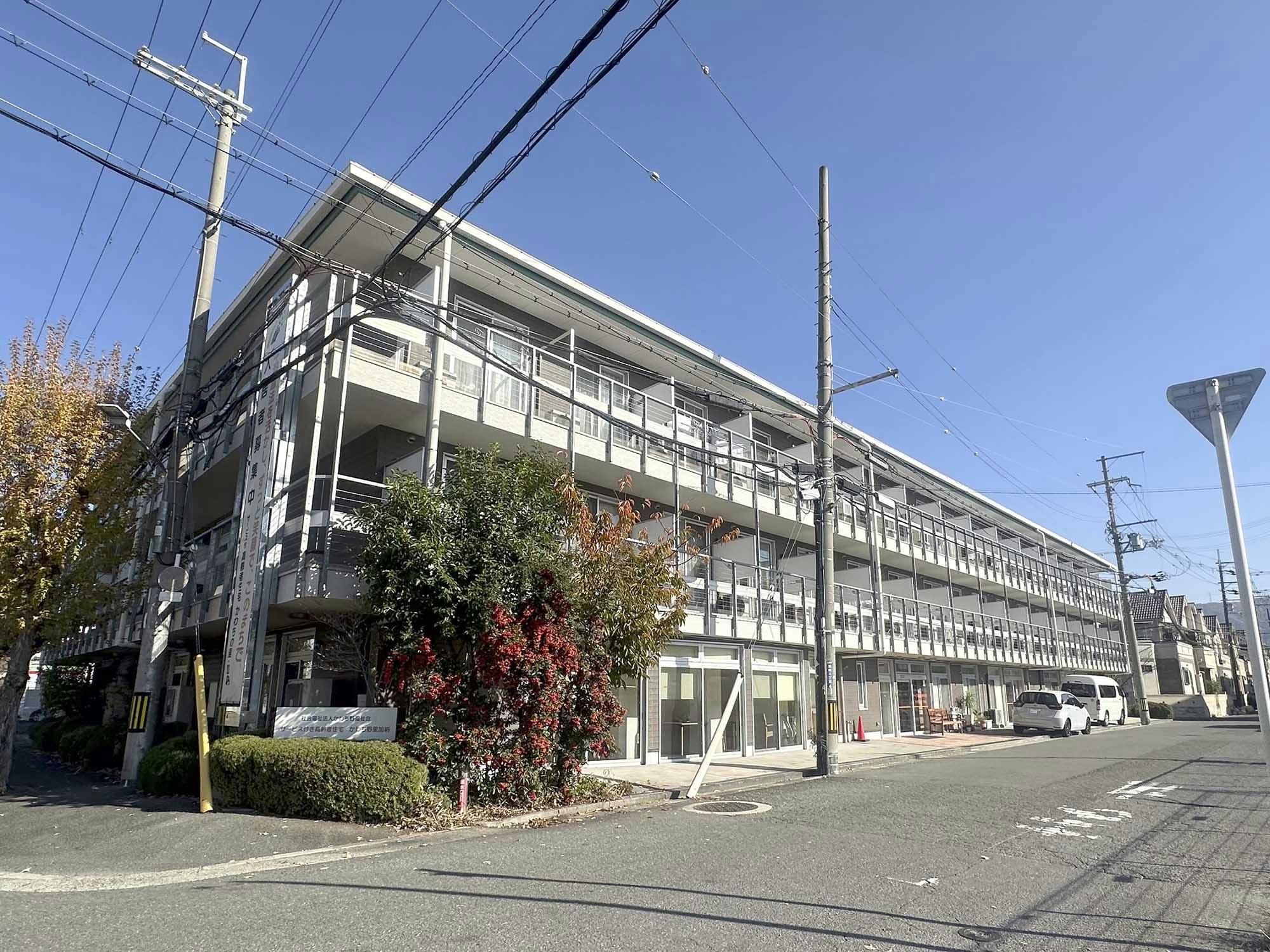 サービス付き高齢者住宅かわち野里加納 外観