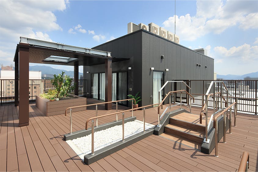メディカルホームグランダ広島東荒神 屋上テラス