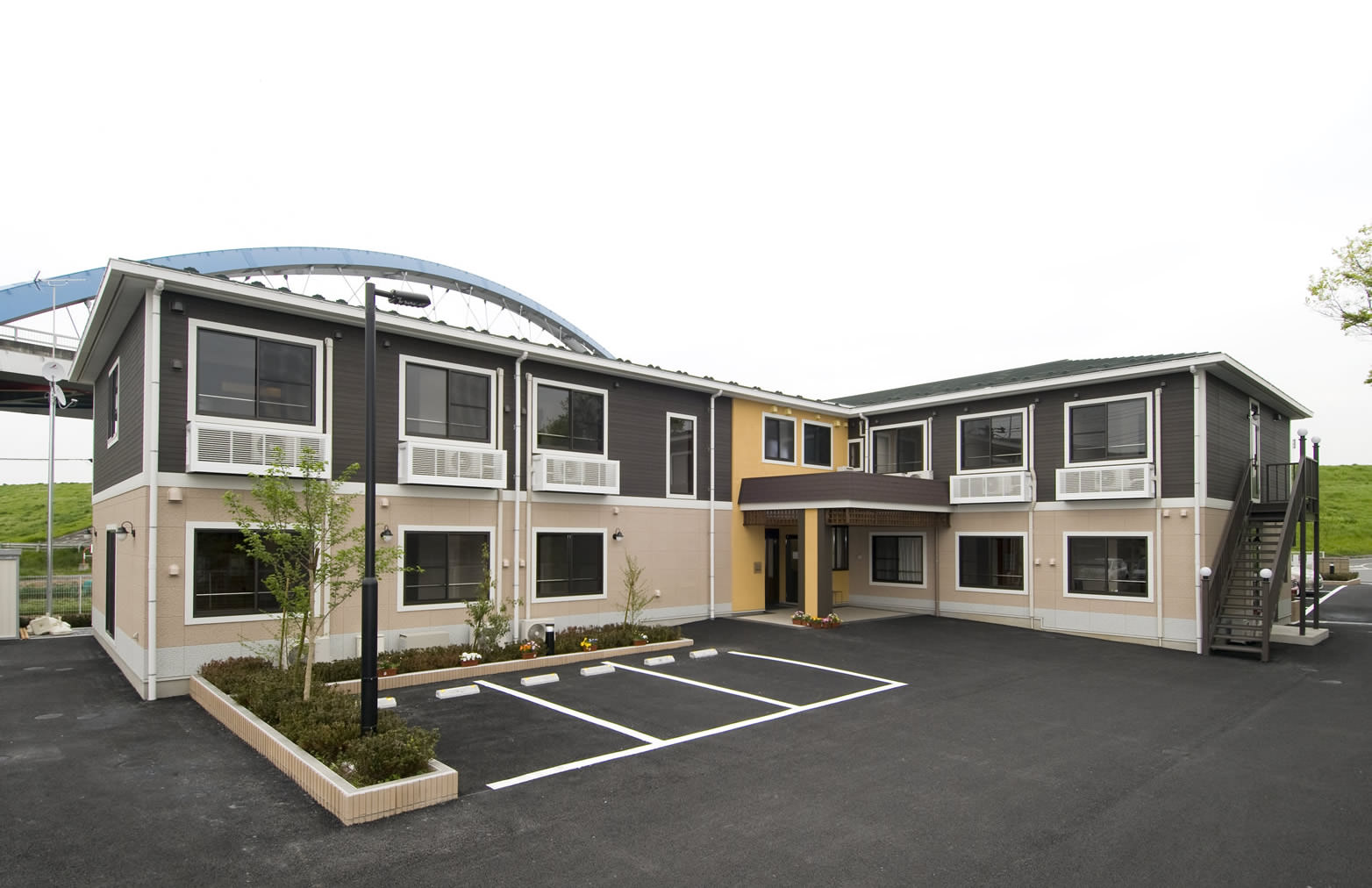 あずみ苑ラ・テラス新古河 外観