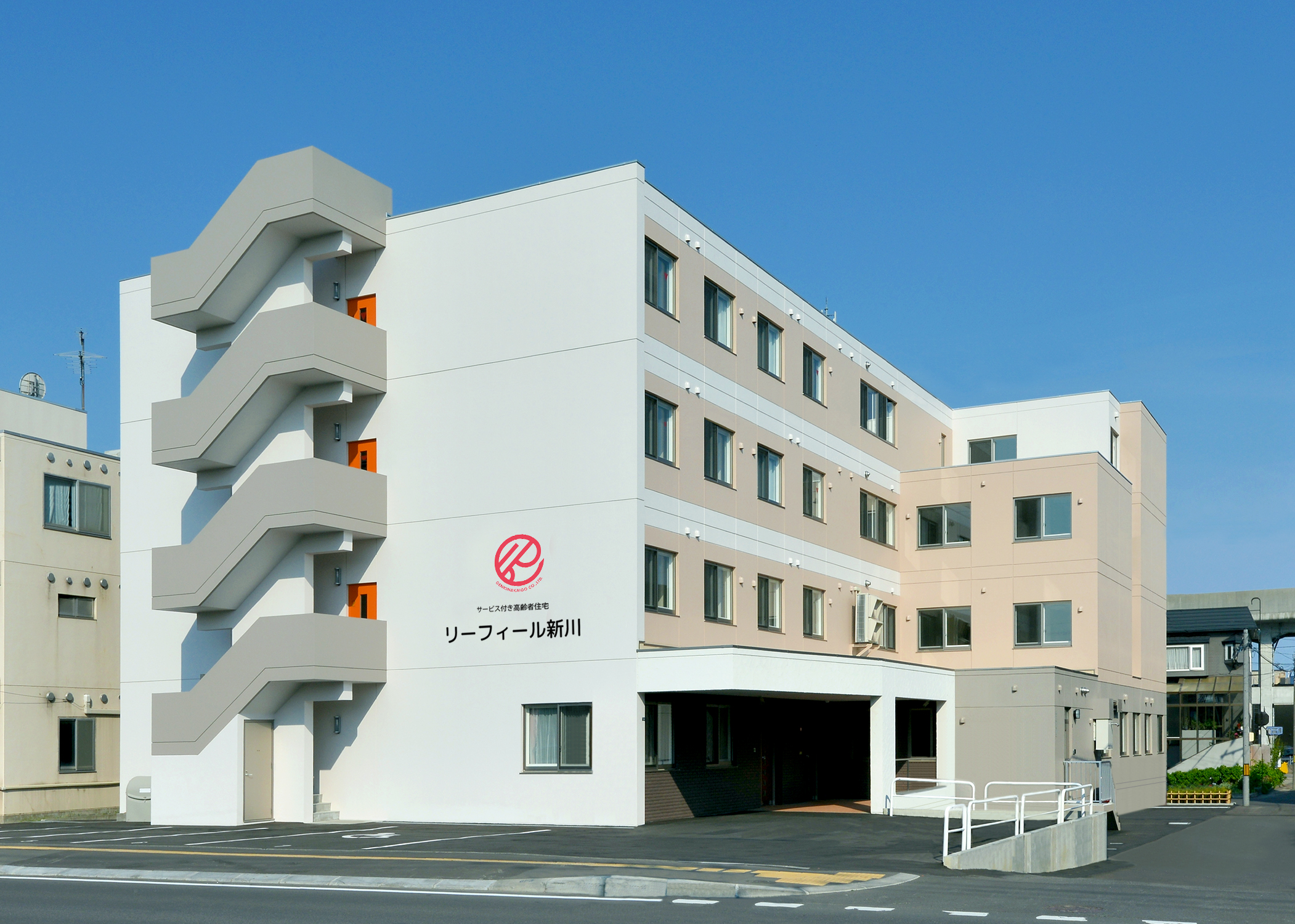 リーフィール新川 外観