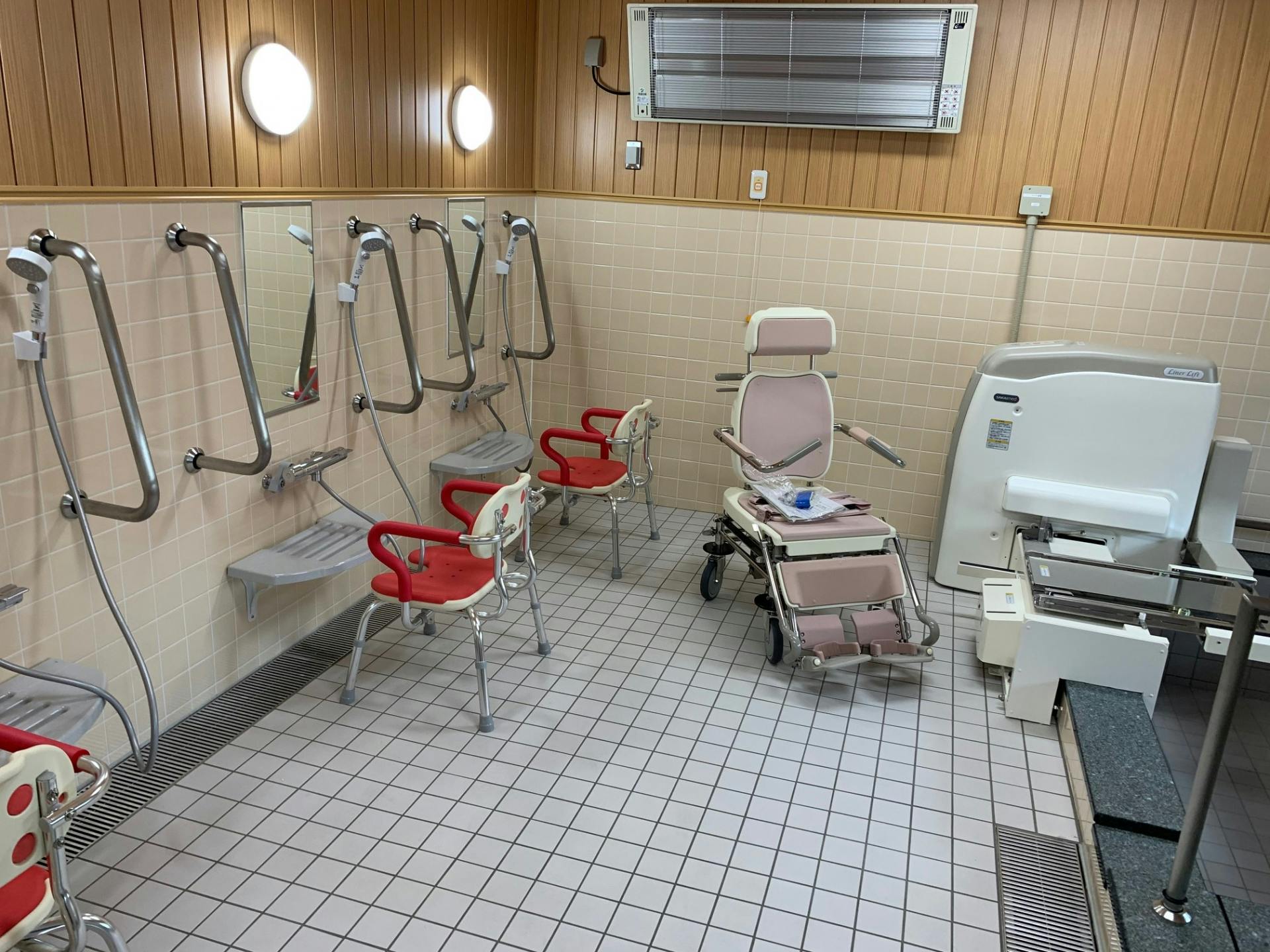ホームステーションらいふ瀬谷 一般浴室