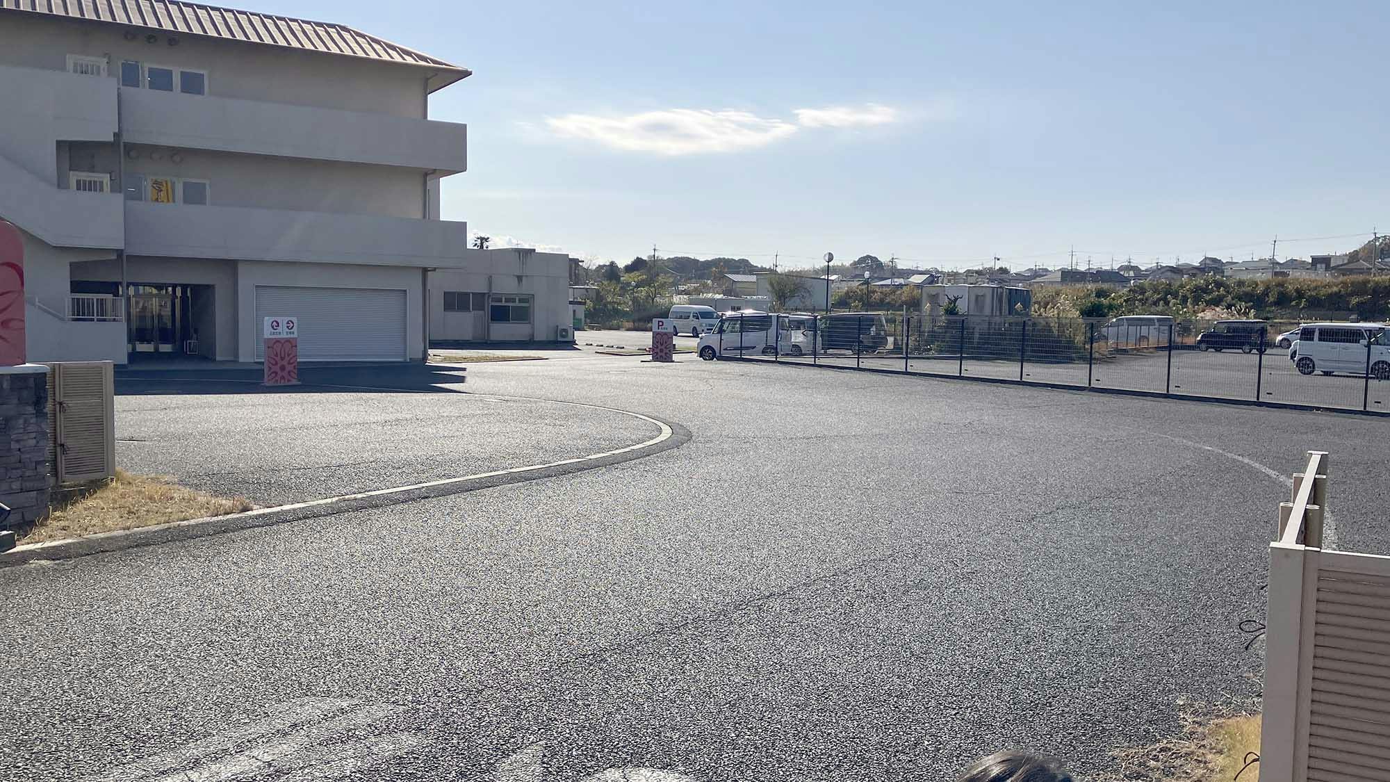 介護老人保険施設秋篠 駐車場