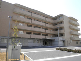 ベストライフ枚方 外観