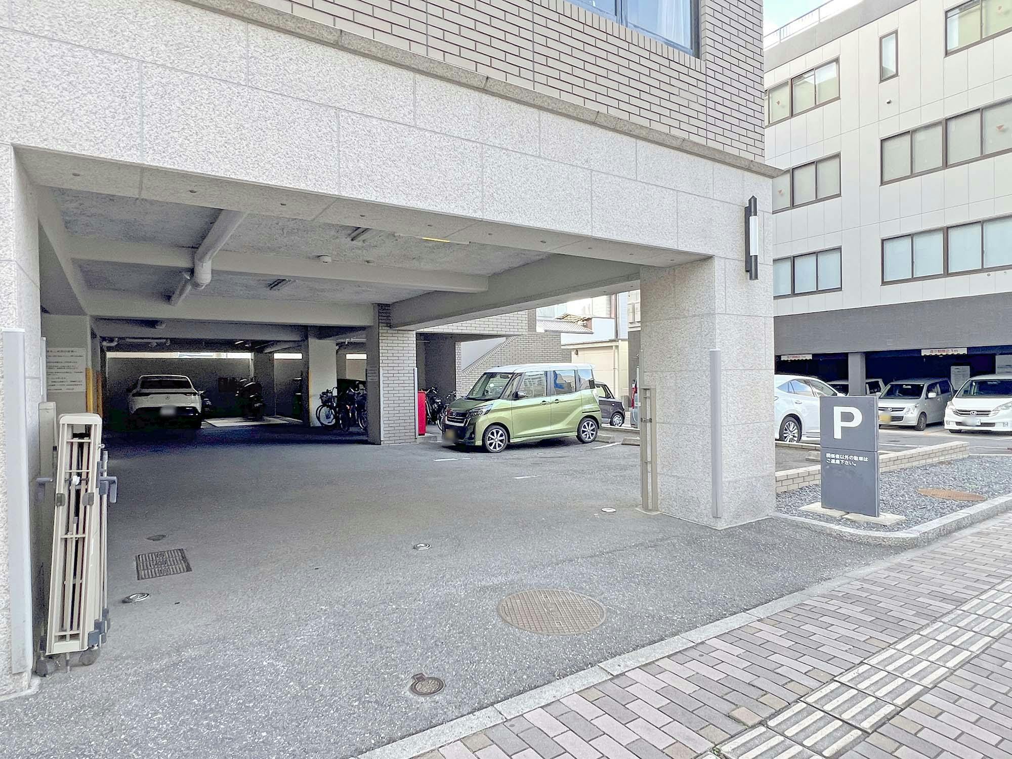 老人保健施設平和の里 駐車場