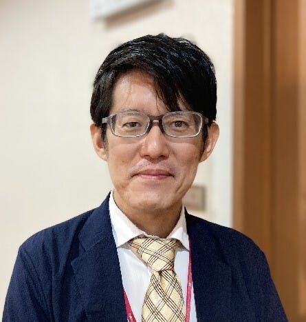 そんぽの家 桜本町 ホーム長深川　貴弘