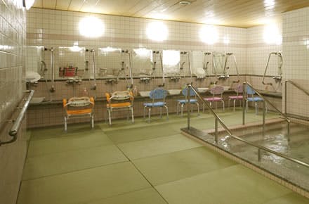スーパー・コート川西 畳風呂