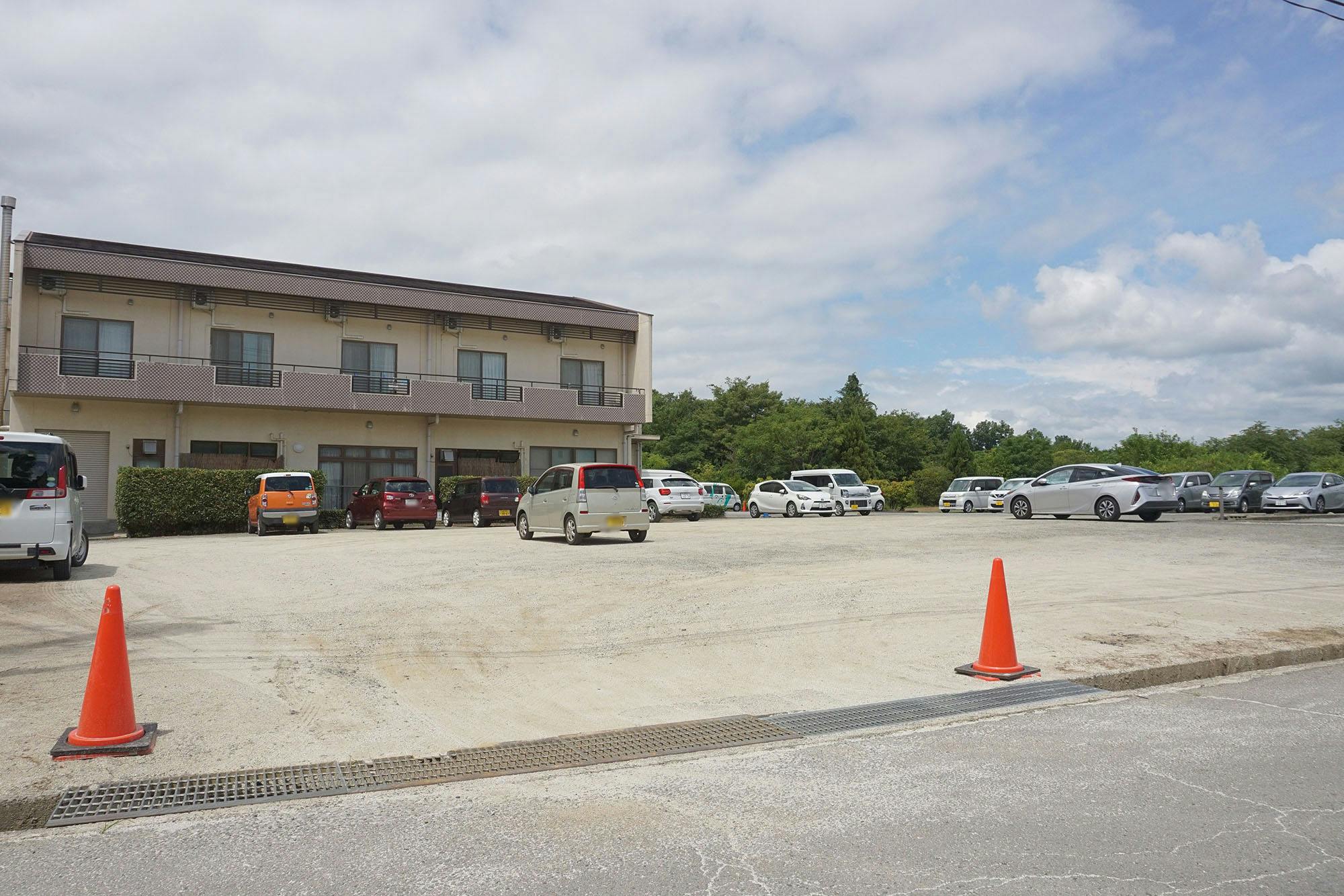 ハートピア茅南台 駐車場