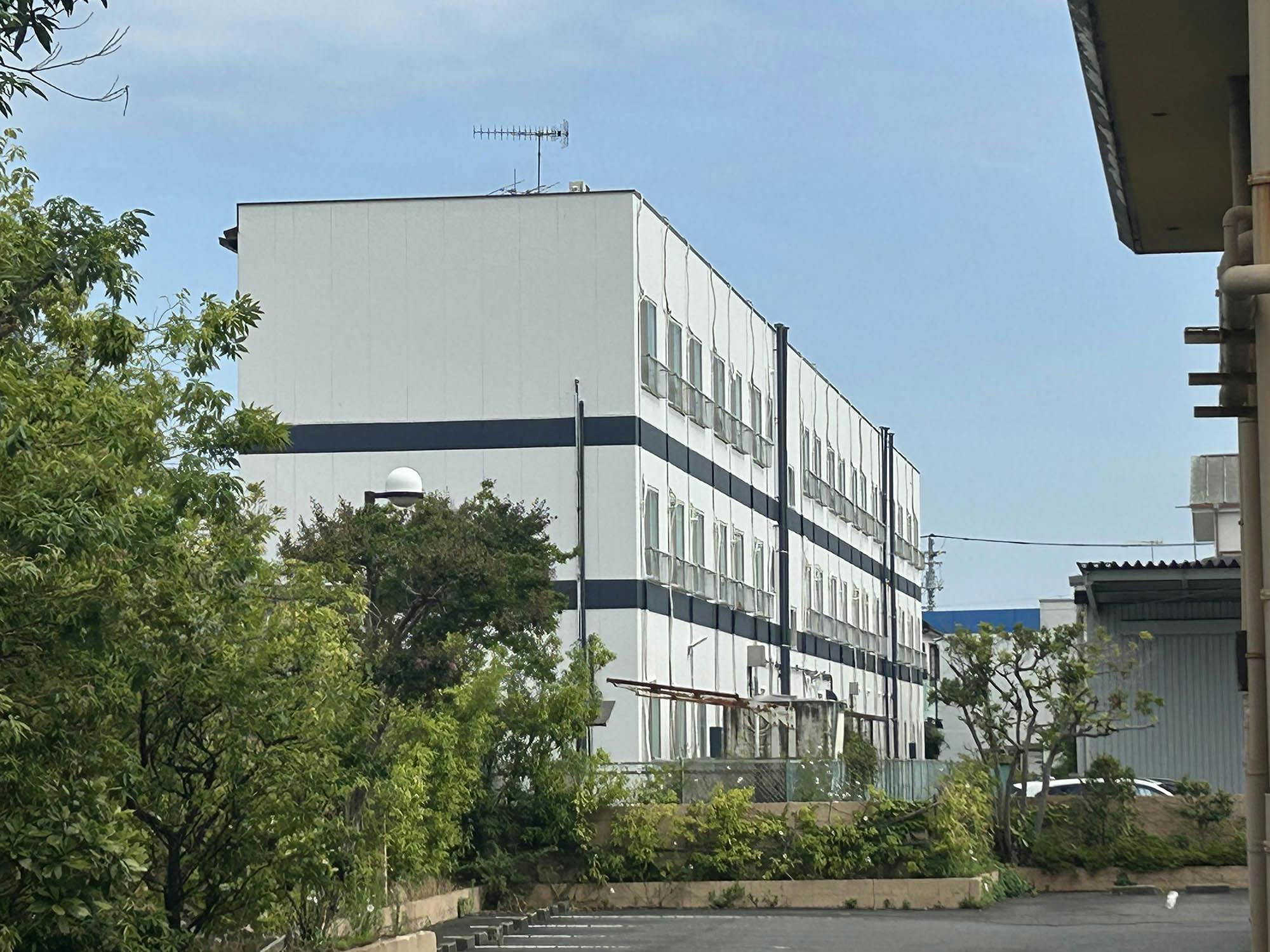 クローバーライフ平塚 外観