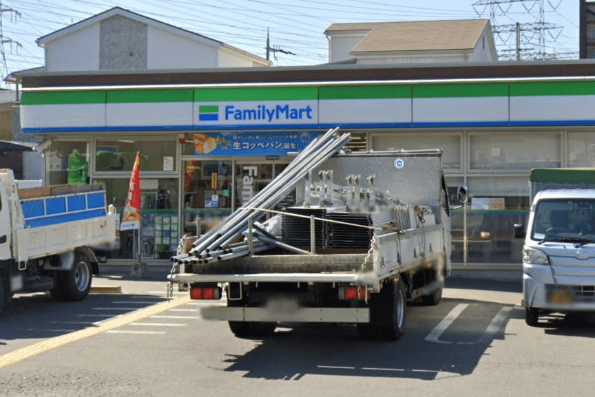 クレスト八尾 ファミリーマート 南太子二丁目店