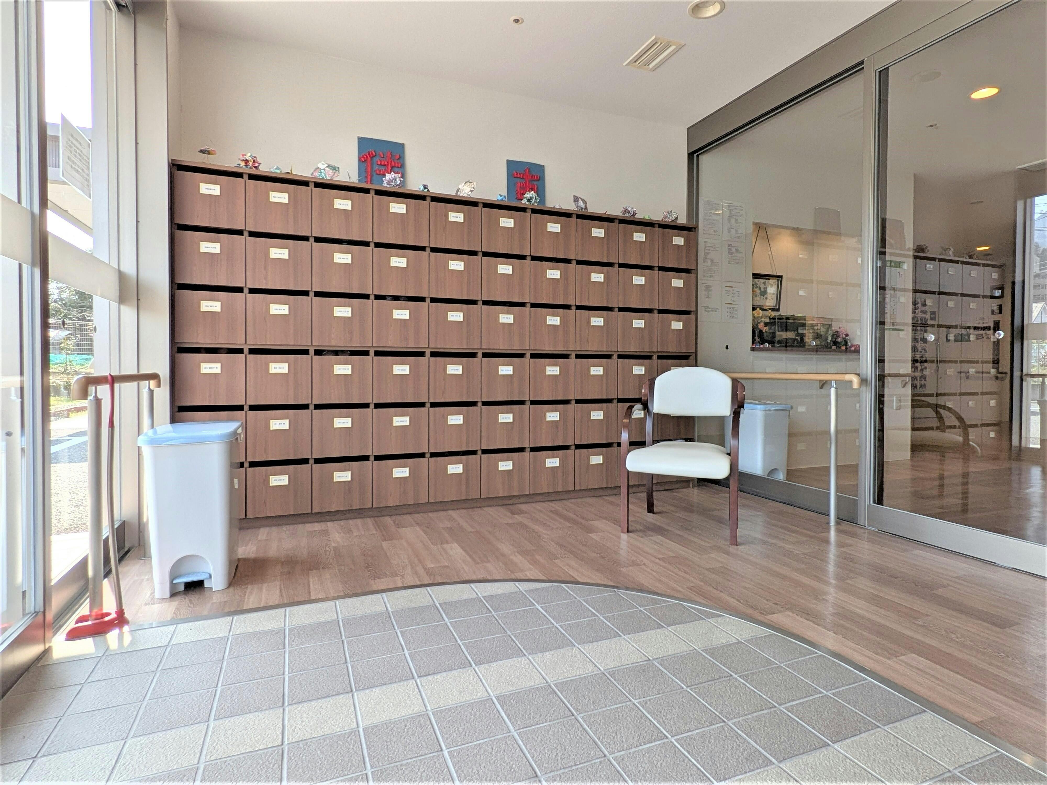 ライフパートナー伴東 エントランス