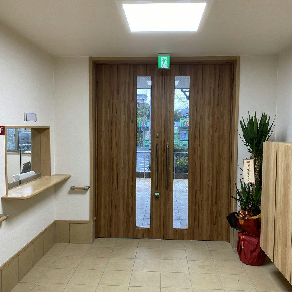 そうごうケアホーム高槻土室 玄関