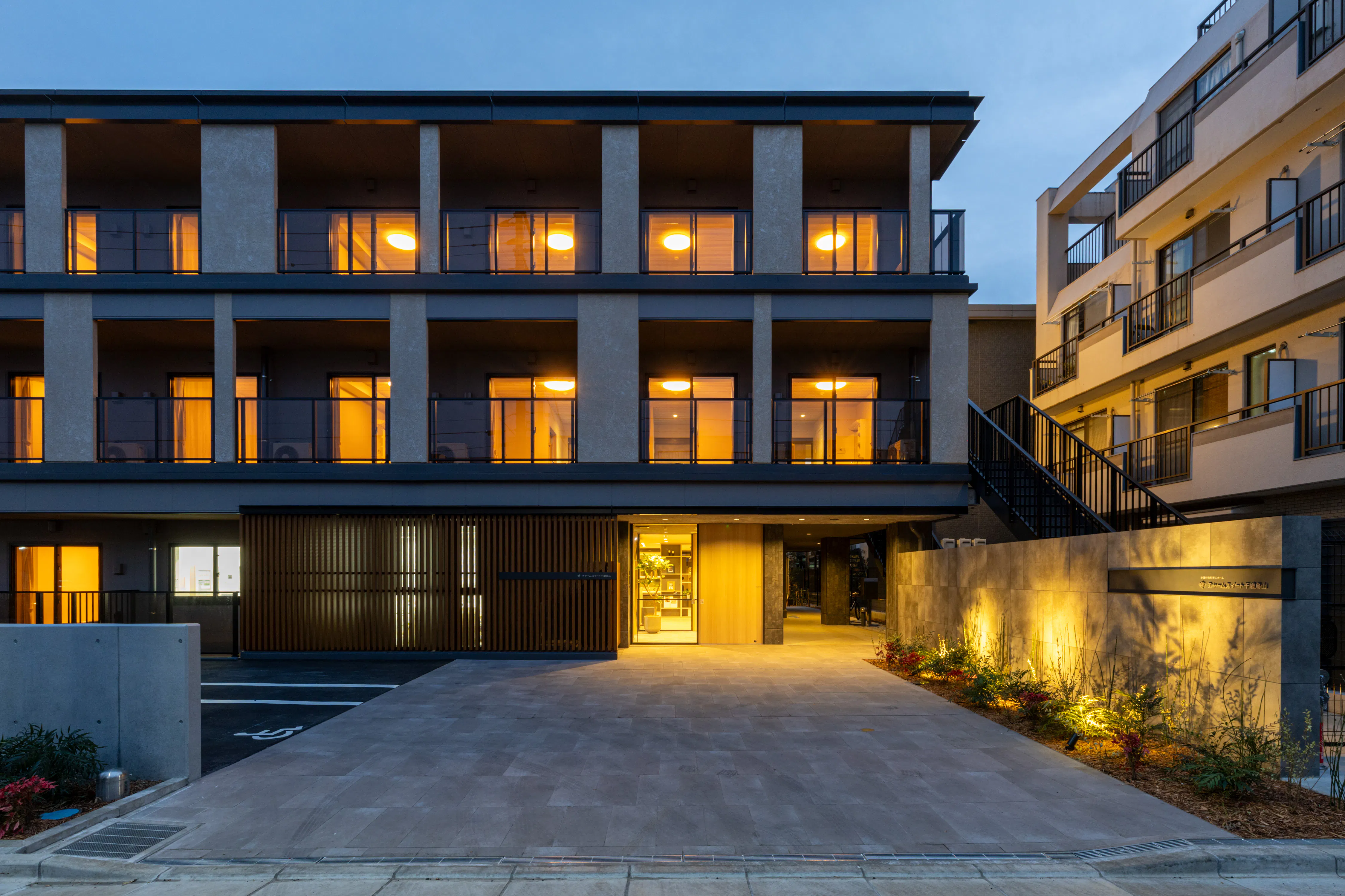 チャームスイート千歳烏山 