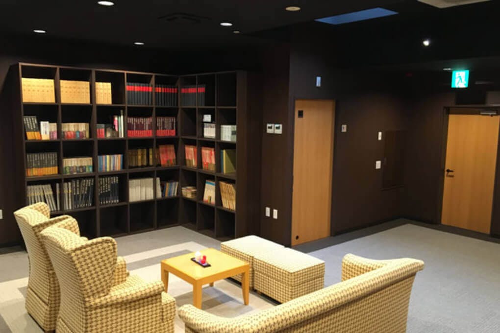 フローラユーアイ 図書コーナー