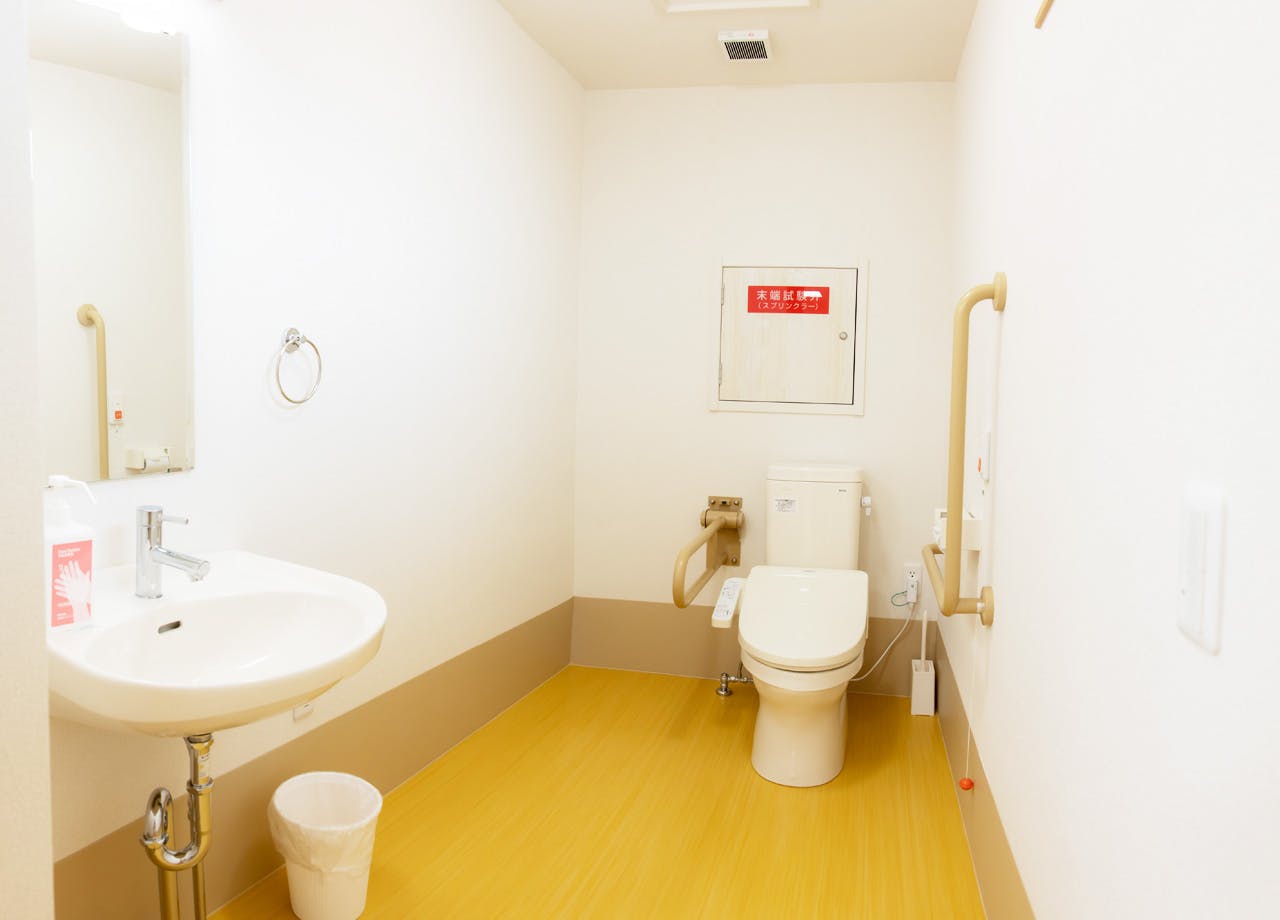 ばらの宿り 共用トイレ