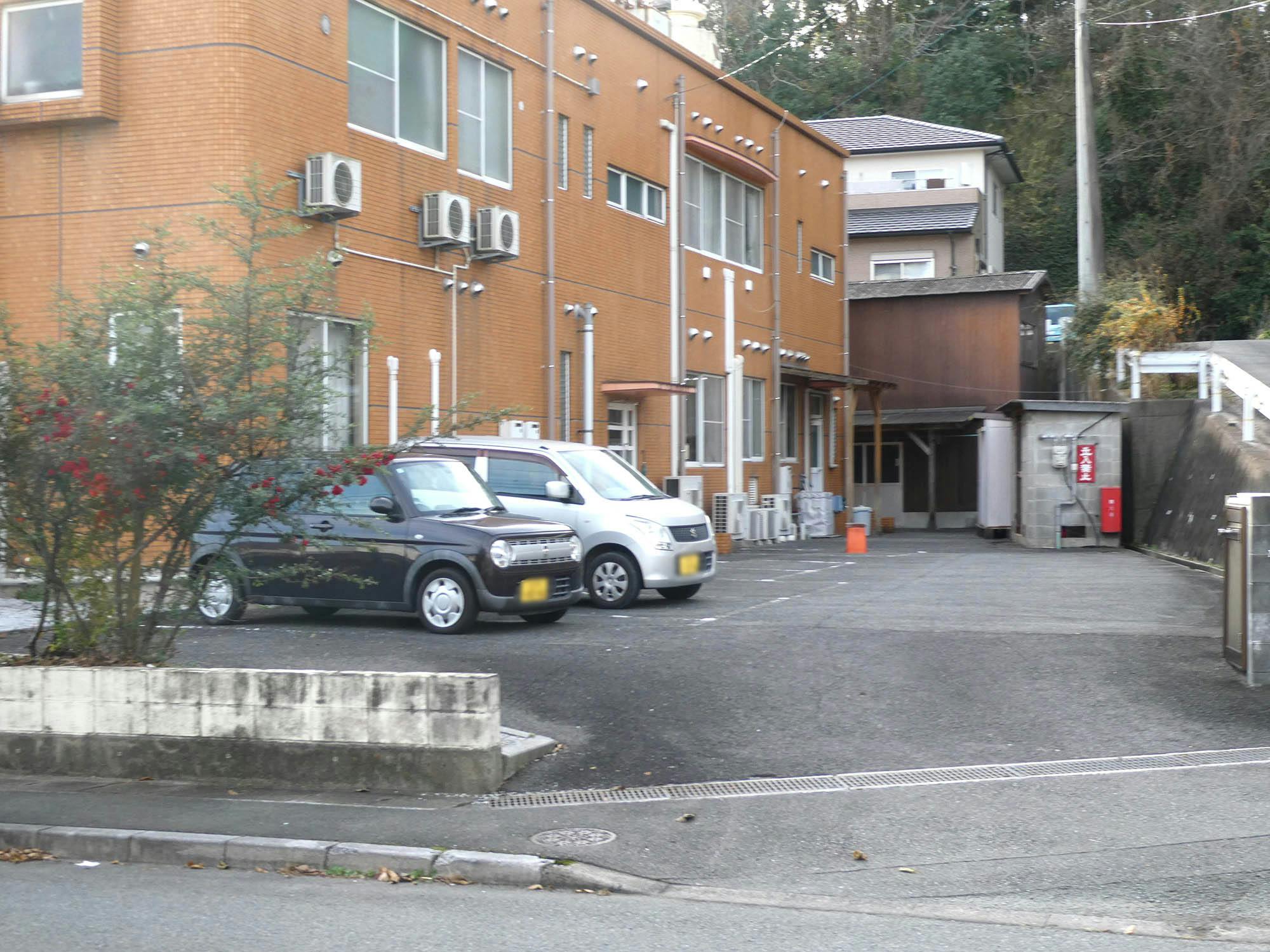 すまいるホーム三緒 駐車場