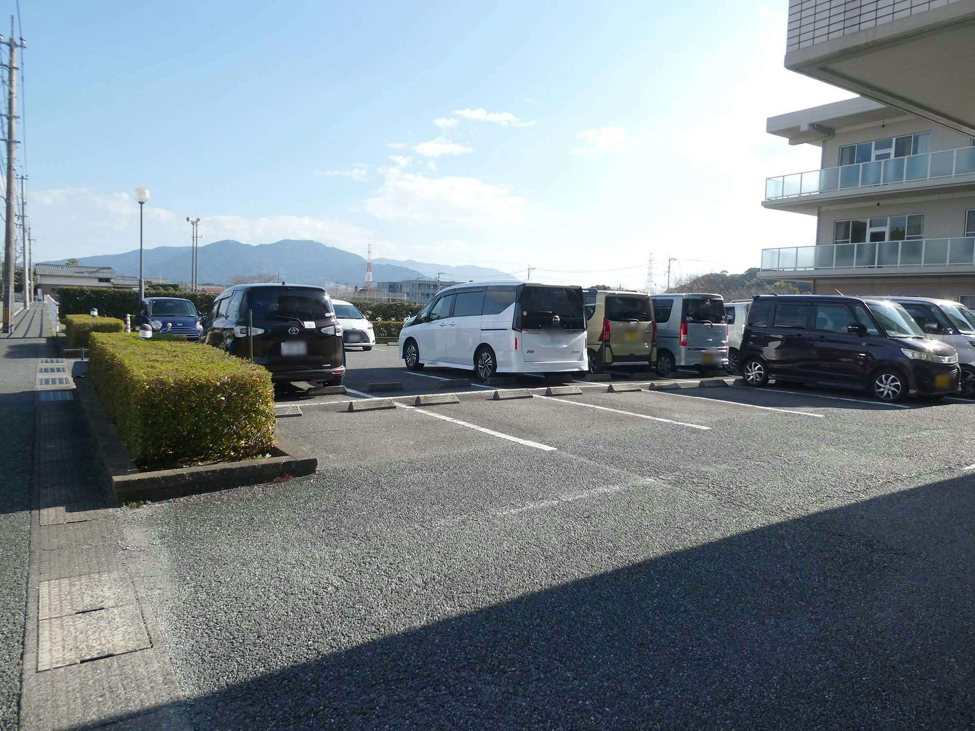 介護老人保健施設ローズガーデンM.K. 駐車場