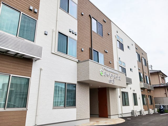 あいの八千代 和泉 外観