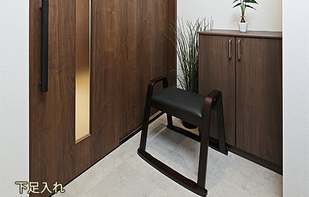 ハーウィル南浦和 ウーデンハウス 居室下足入れ