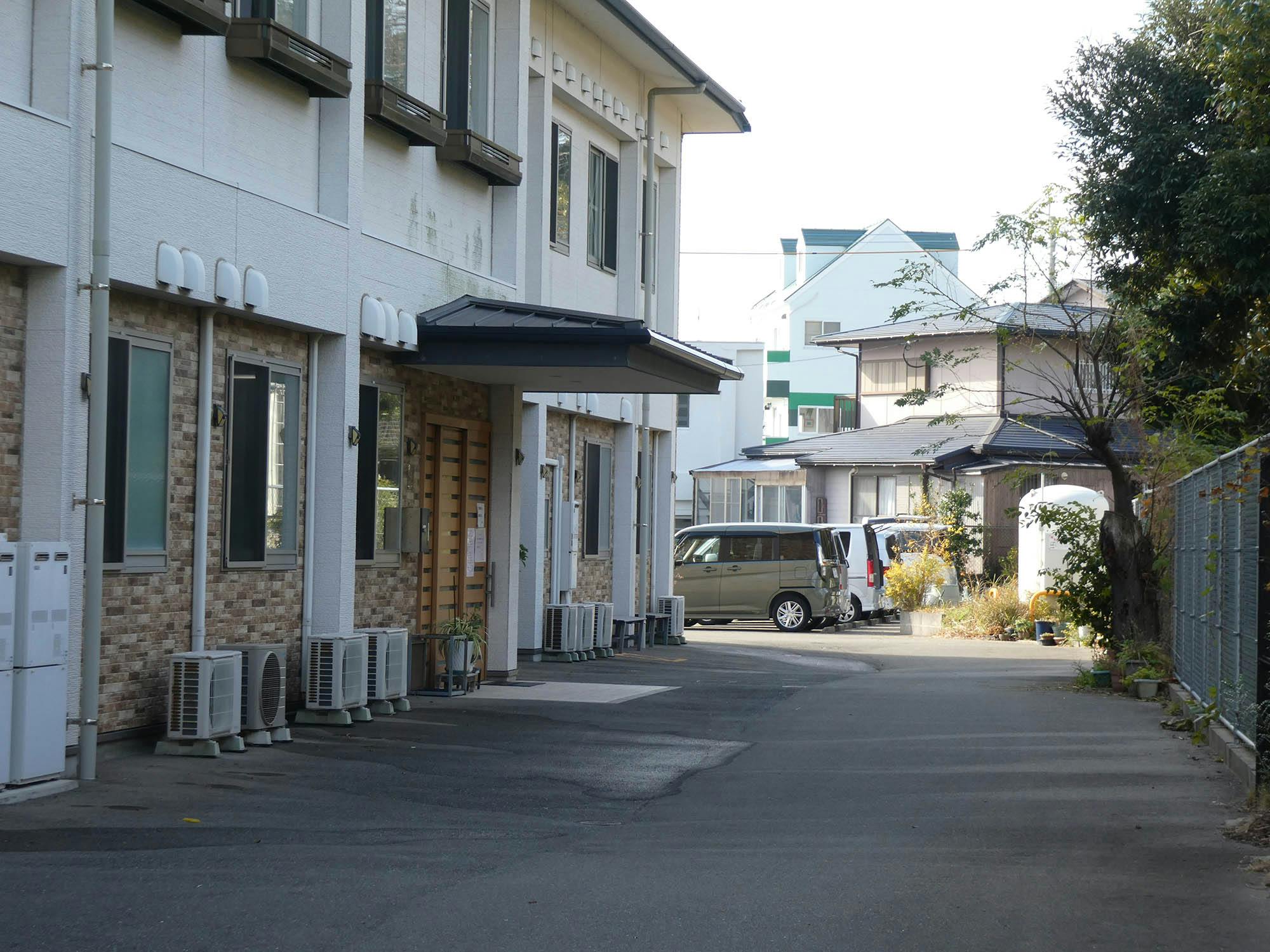 住宅型有料老人ホーム 楽園 駐車場