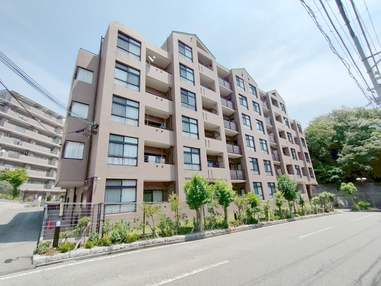 花サービス付き高齢者家族向け住宅 外観