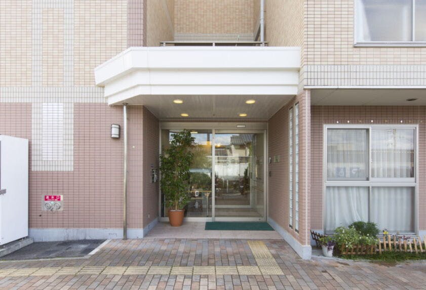 そんぽの家 新石切 玄関