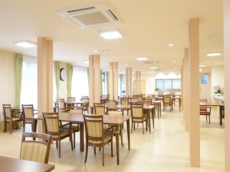 介護付き有料老人ホーム プレザンメゾン横浜鶴見 食堂